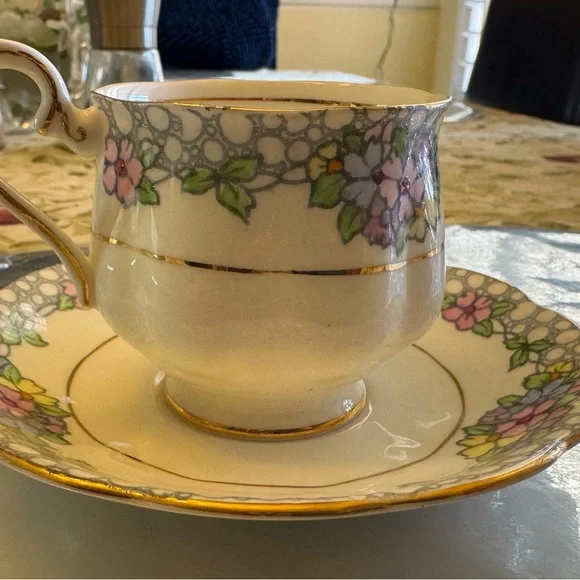 Royal Albert Crown China Teacup and Saucer - Picture 6 of 7